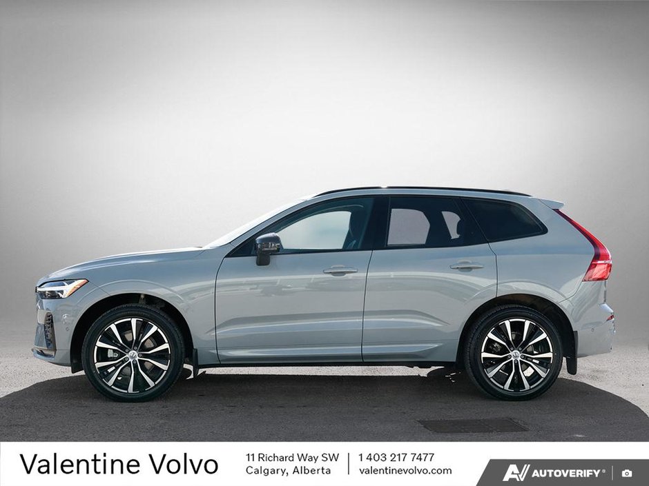 2024 Volvo XC60 Plus Dark Theme-2