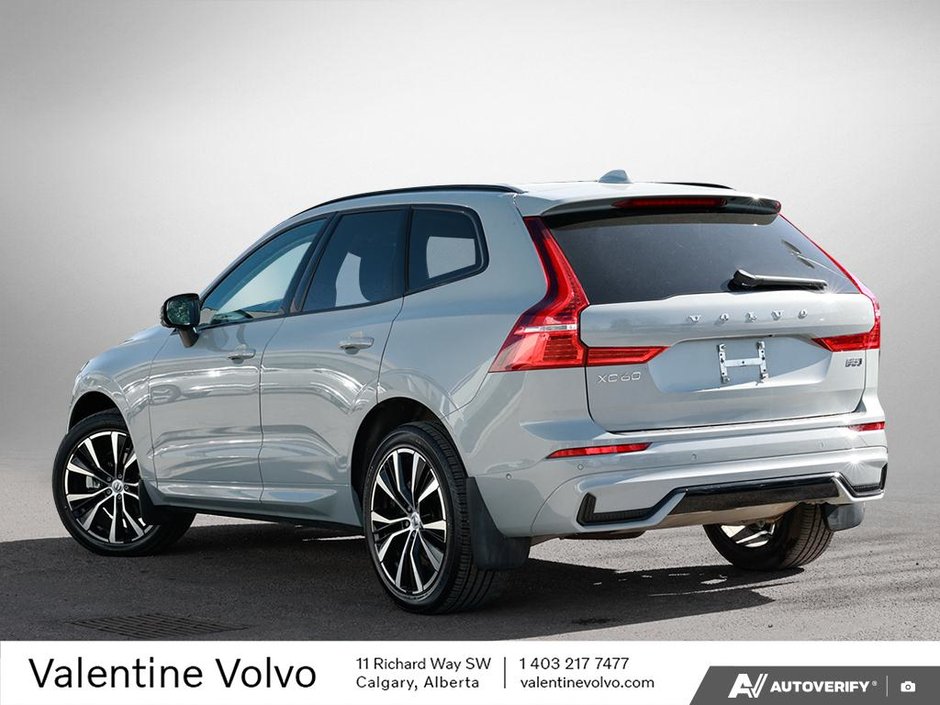 2024 Volvo XC60 Plus Dark Theme-3