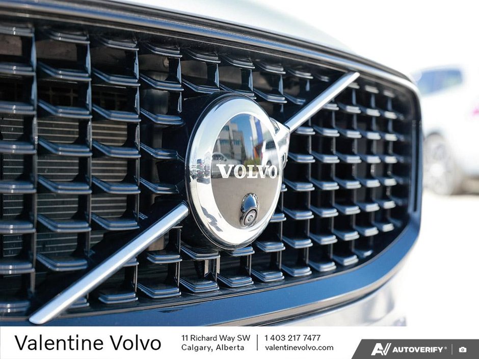 2024 Volvo XC60 Plus Dark Theme-10