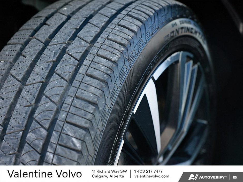 2024 Volvo XC60 Plus Dark Theme-8