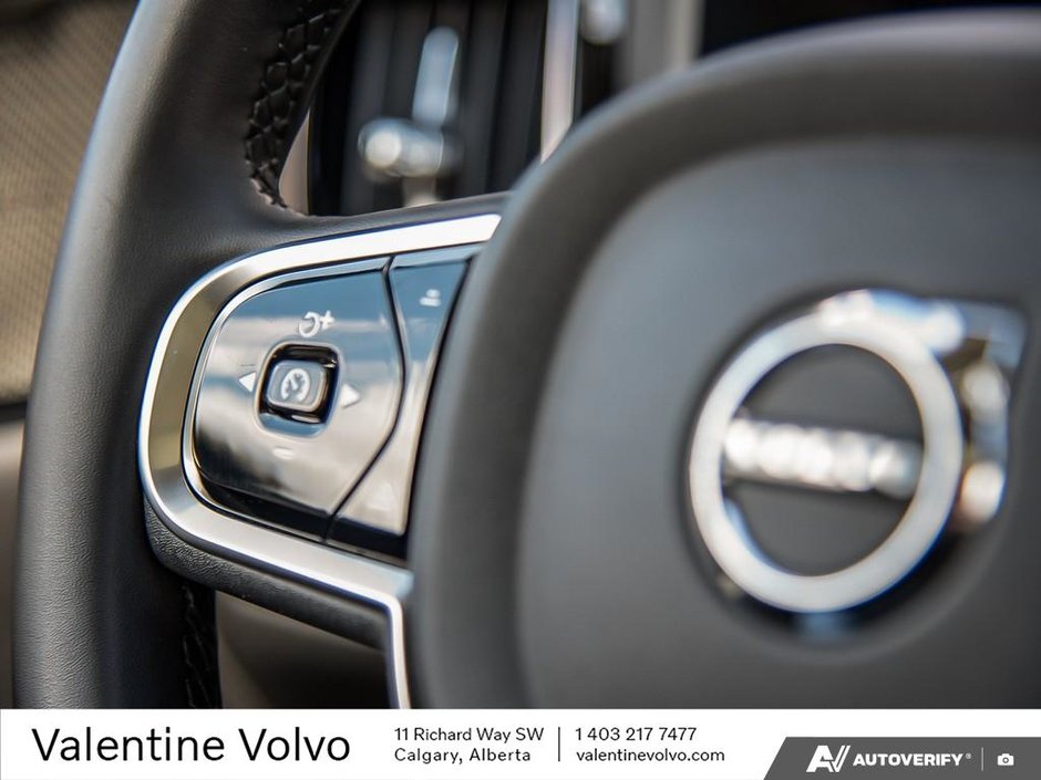 2024 Volvo XC60 Ultimate Dark Theme-17