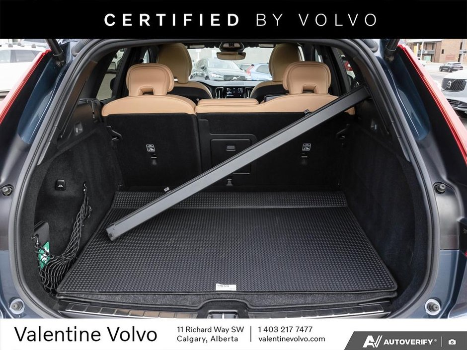 2024 Volvo XC60 Ultimate Dark Theme-5