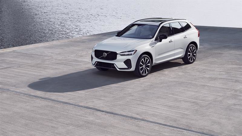 2025 Volvo XC60 Plus-1