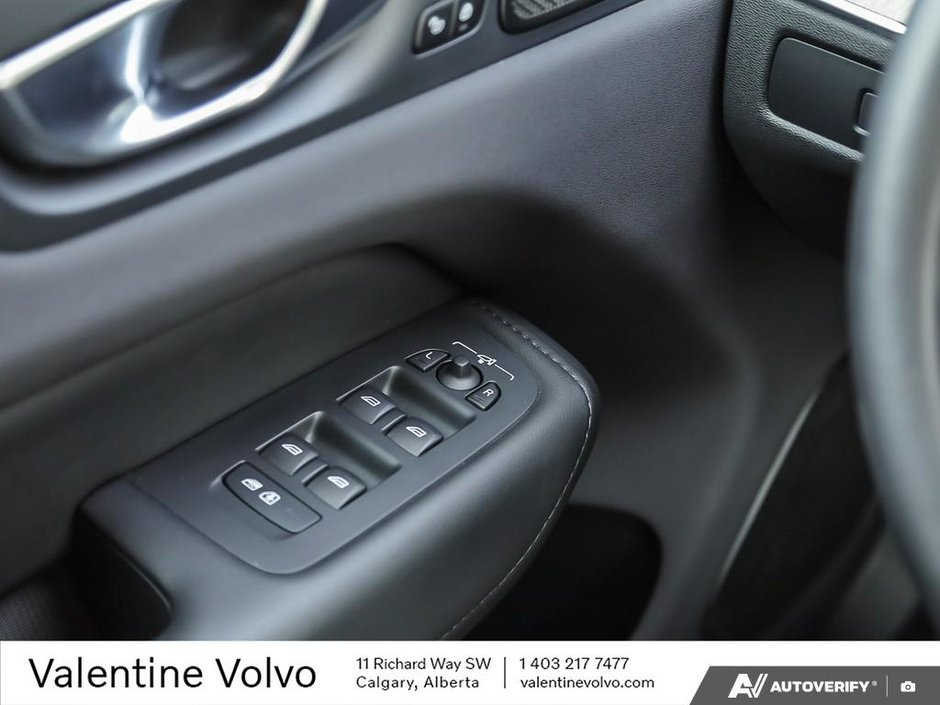 2025 Volvo XC60 Plus Dark Theme-16