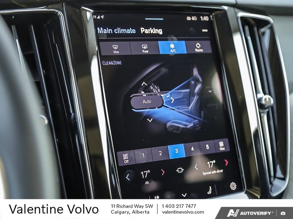 2025 Volvo XC60 Plus Dark Theme-19