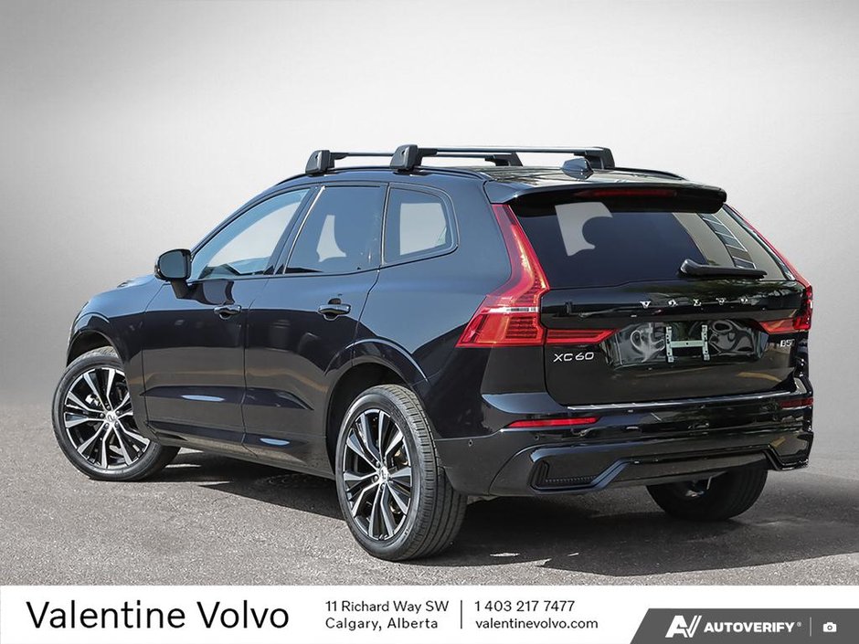 2025 Volvo XC60 Plus Dark Theme-3