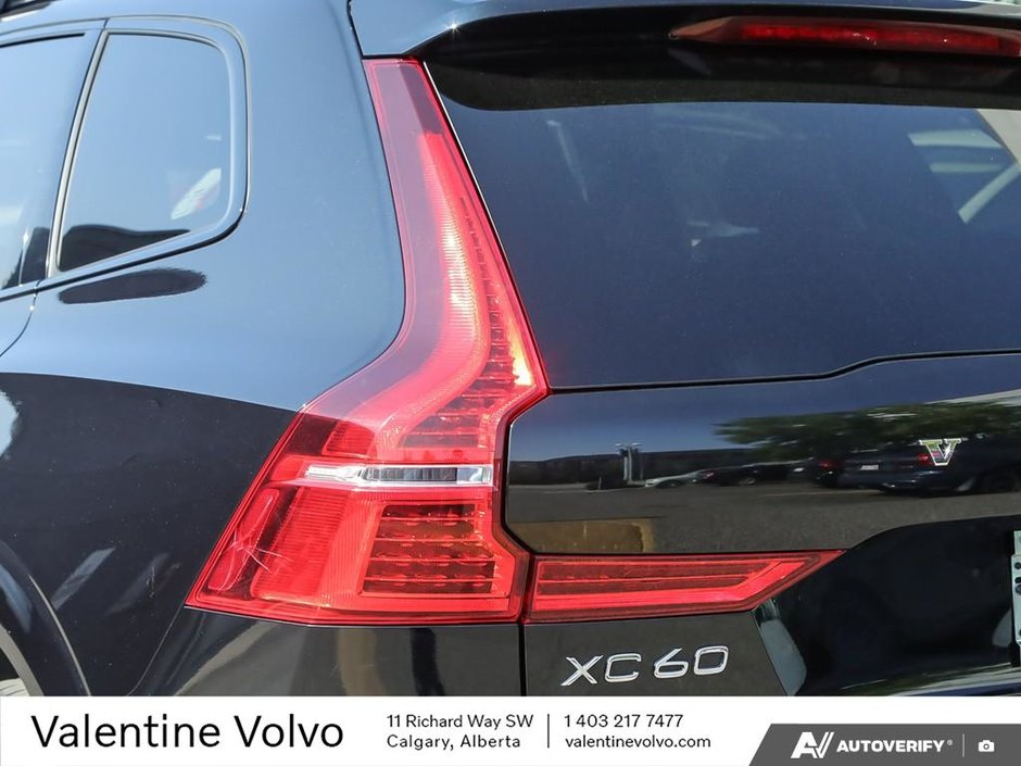 2025 Volvo XC60 Plus Dark Theme-11