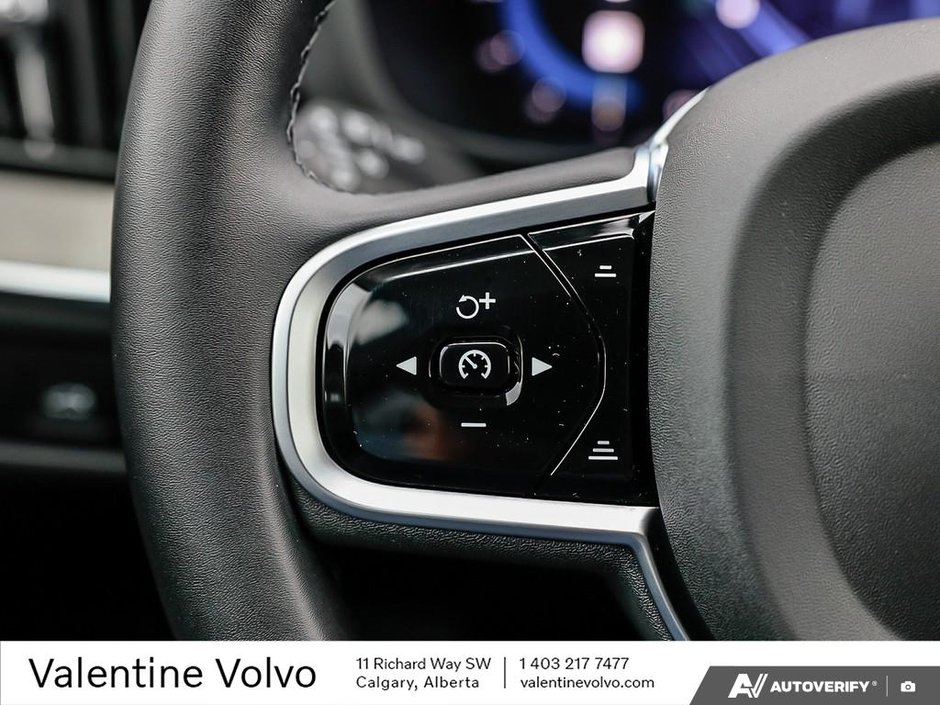 2025 Volvo XC60 Plus Dark Theme-16