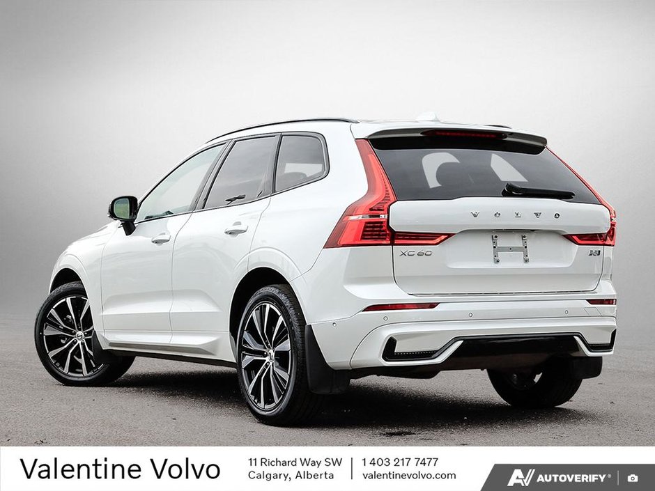 2025 Volvo XC60 Plus Dark Theme-3