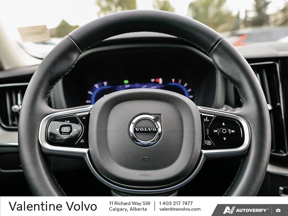 2025 Volvo XC60 Plus Dark Theme-13