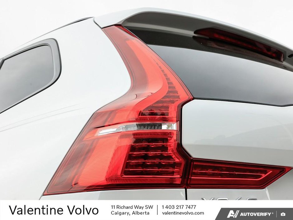 2025 Volvo XC60 Plus Dark Theme-11