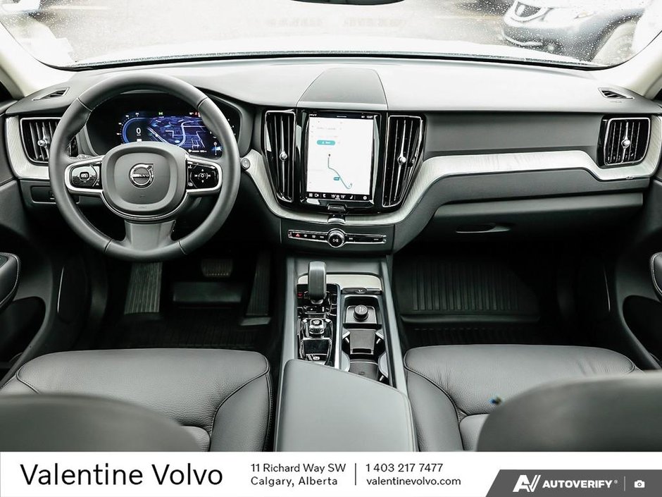 2025 Volvo XC60 Plus Dark Theme-24