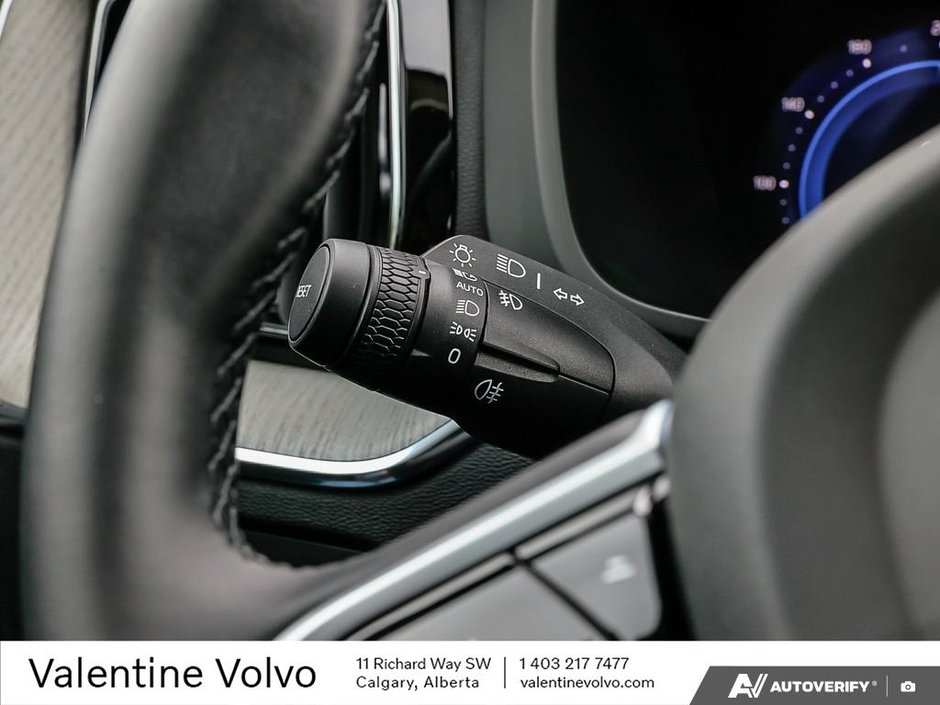 2025 Volvo XC60 Plus Dark Theme-15