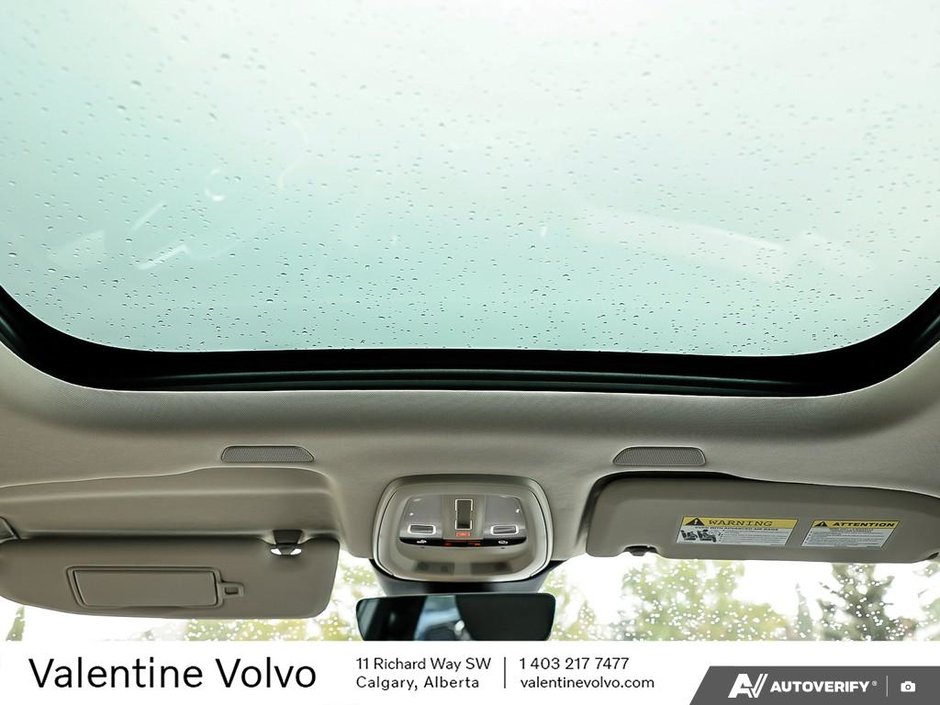 2025 Volvo XC60 Plus Dark Theme-25