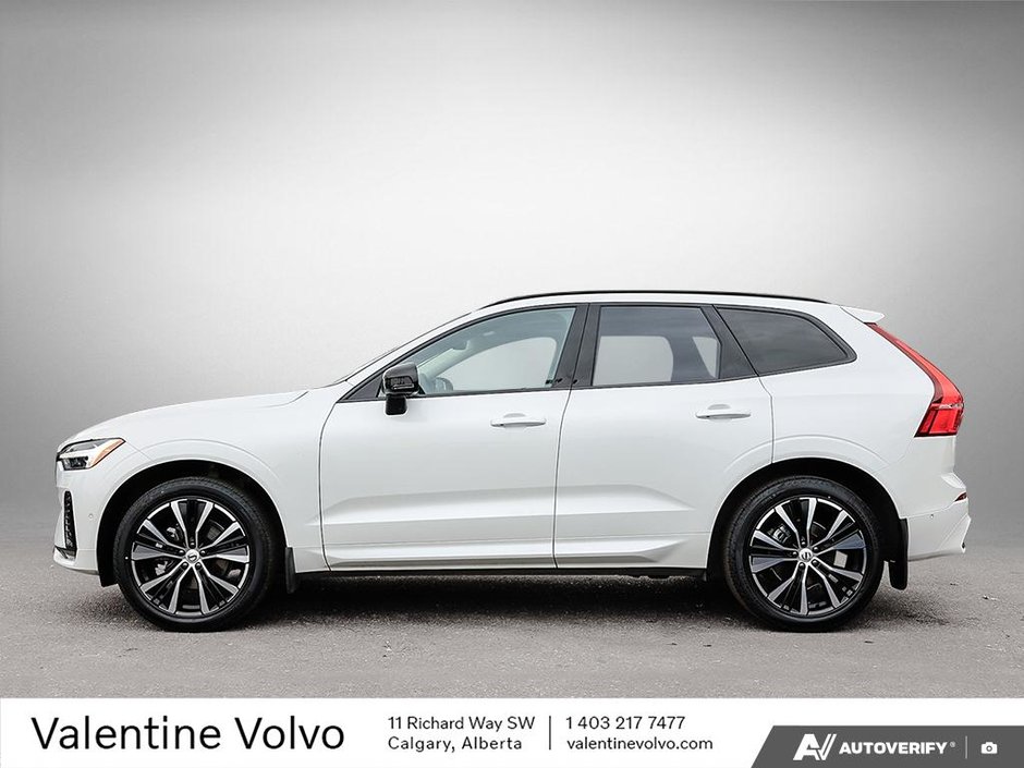 2025 Volvo XC60 Plus Dark Theme-2