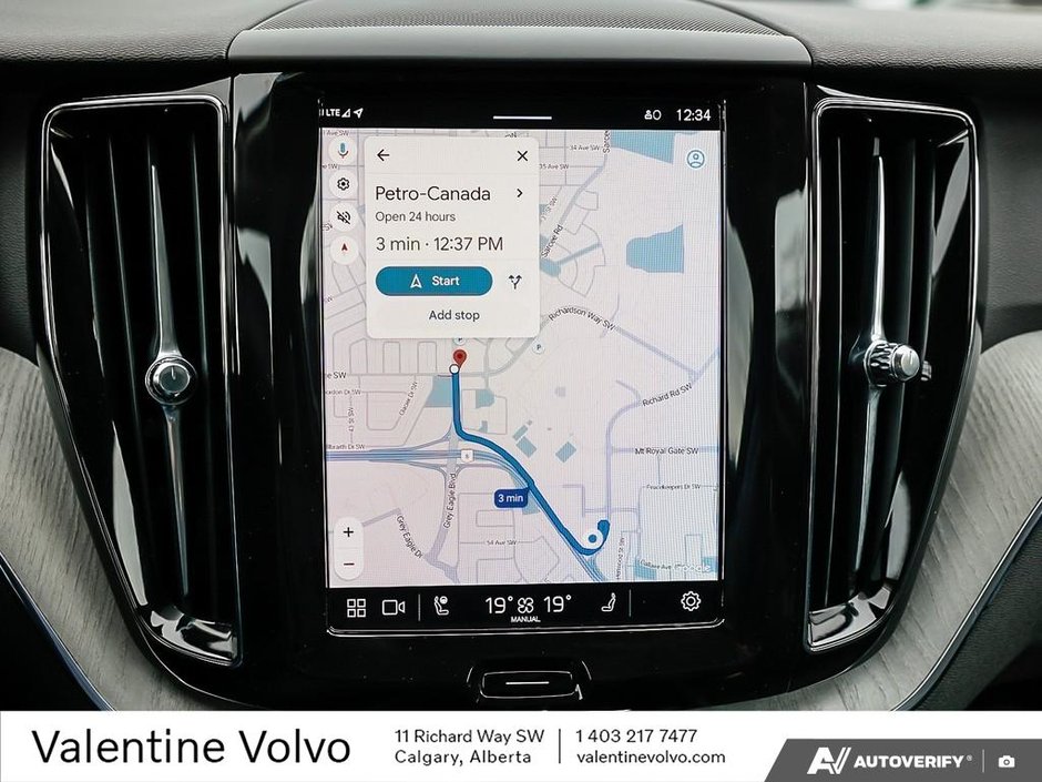 2025 Volvo XC60 Plus Dark Theme-20