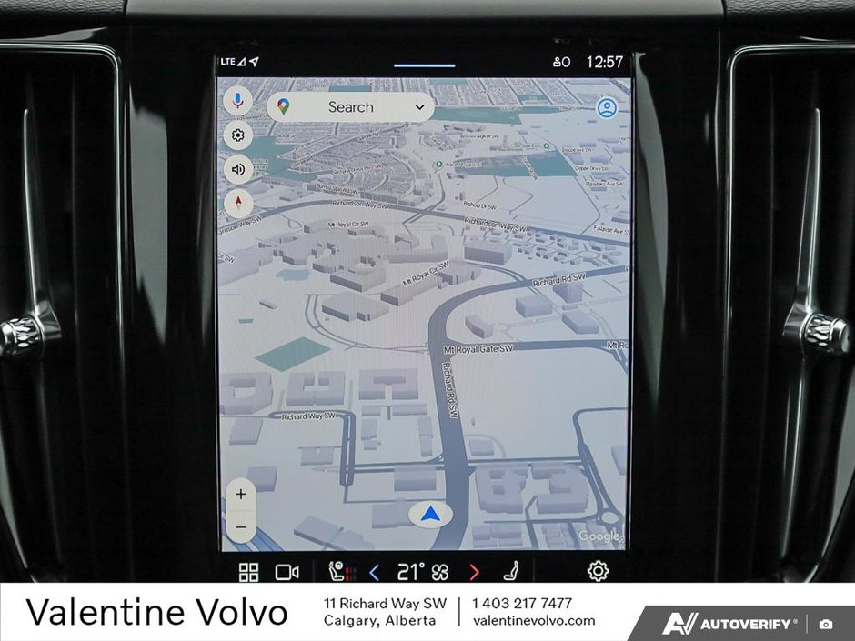 2025 Volvo XC60 Core Dark Theme-20