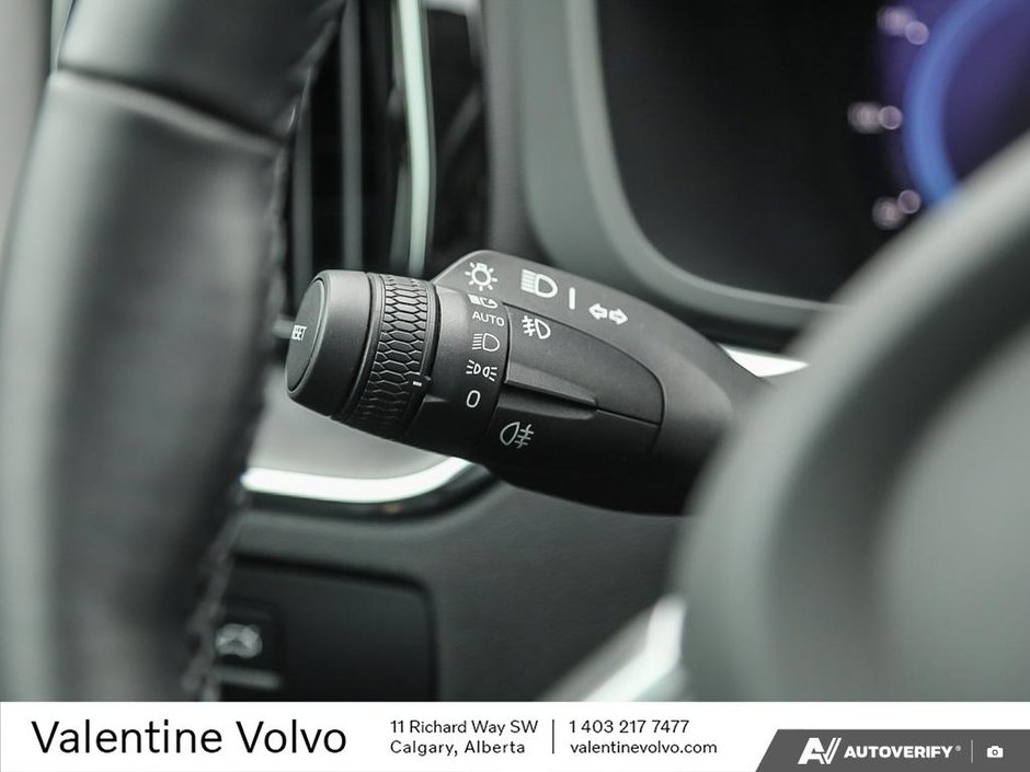 2025 Volvo XC60 Core Dark Theme-15