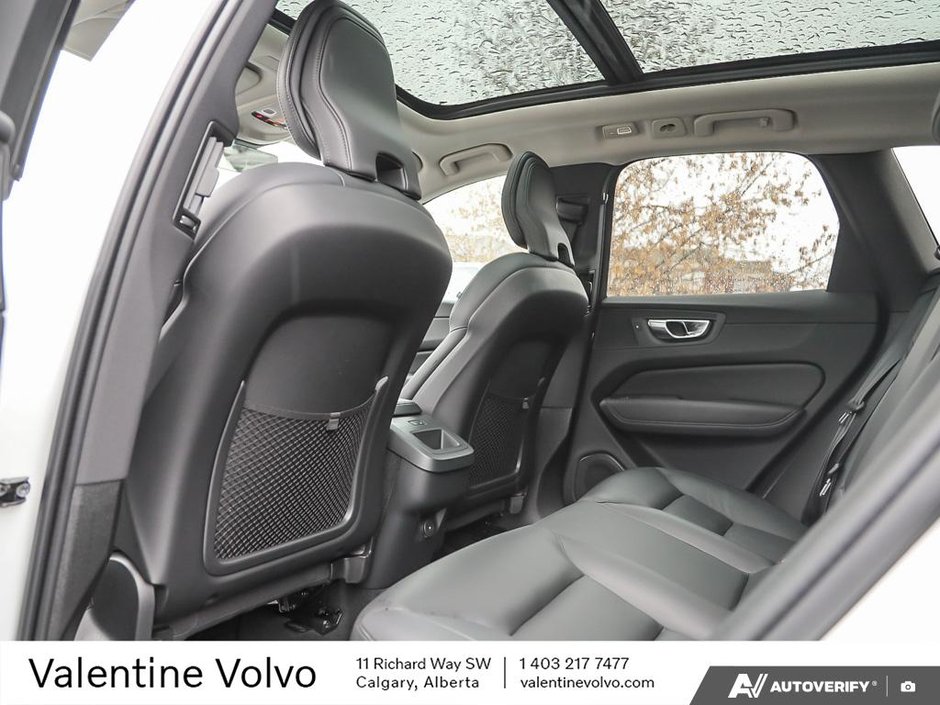 2025 Volvo XC60 Core Dark Theme-23