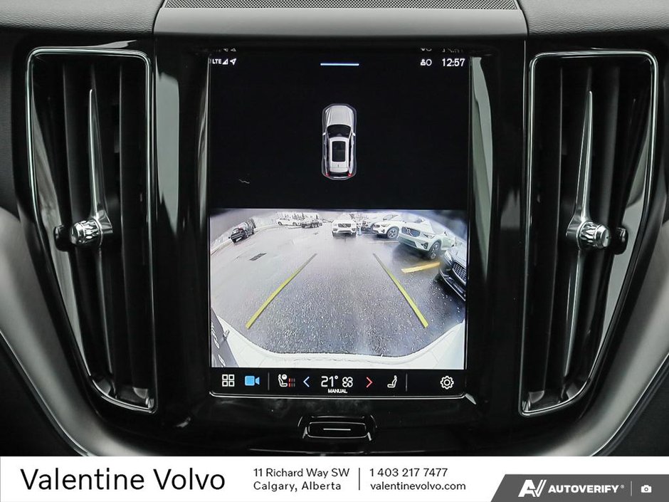 2025 Volvo XC60 Core Dark Theme-26