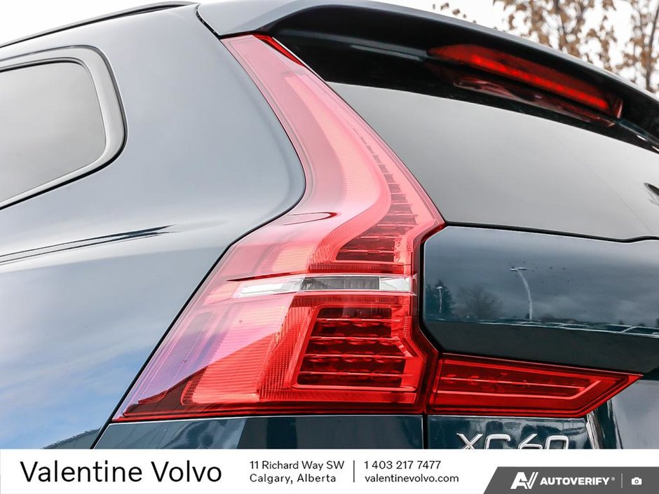 2025 Volvo XC60 Core Dark Theme-11