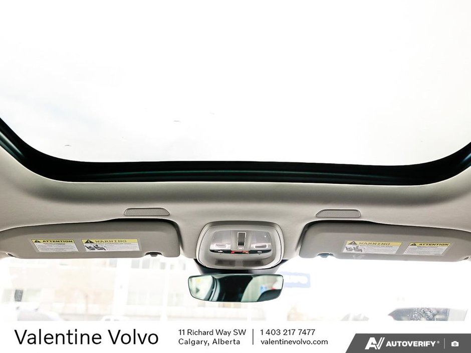 2025 Volvo XC60 Core Dark Theme-25