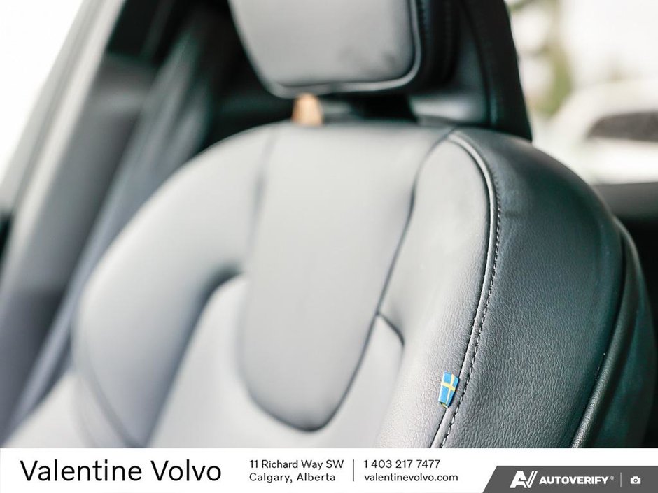 2025 Volvo XC60 Core Dark Theme-22