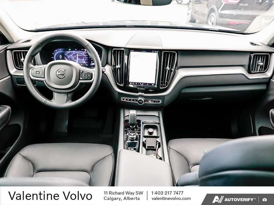 2025 Volvo XC60 Core Dark Theme-24