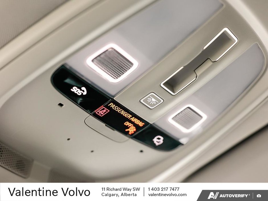 2025 Volvo XC60 Core Dark Theme-21