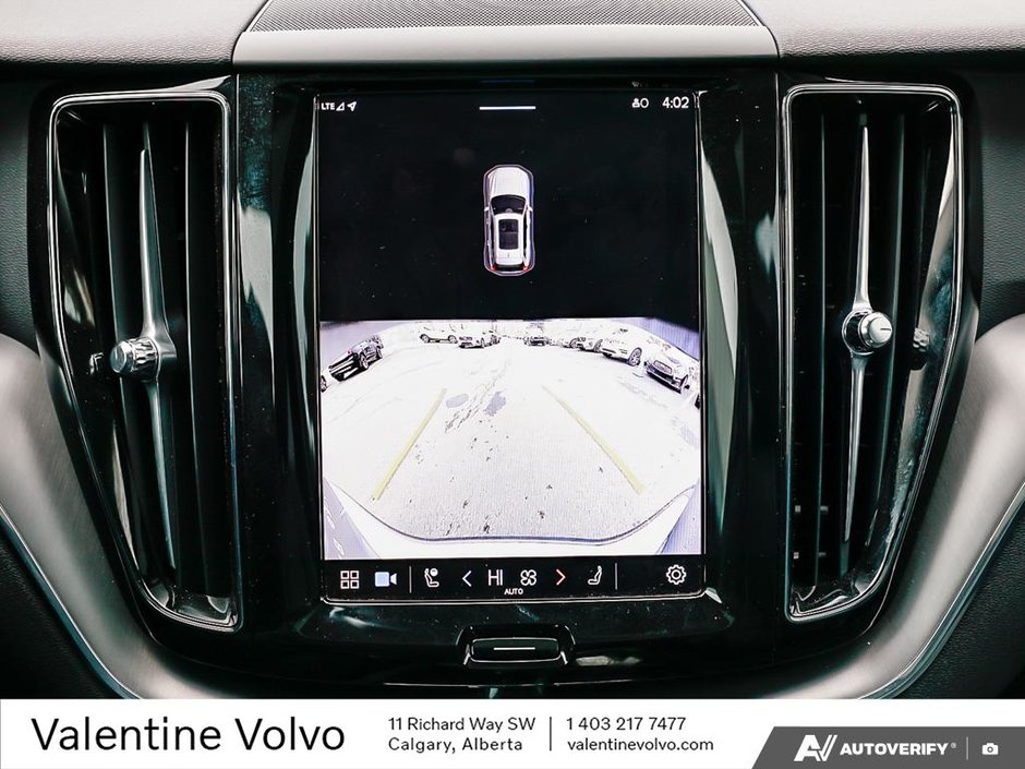 2025 Volvo XC60 Core Dark Theme-26