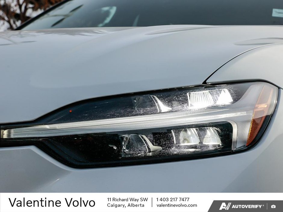 2025 Volvo XC60 Plus Dark Theme-9