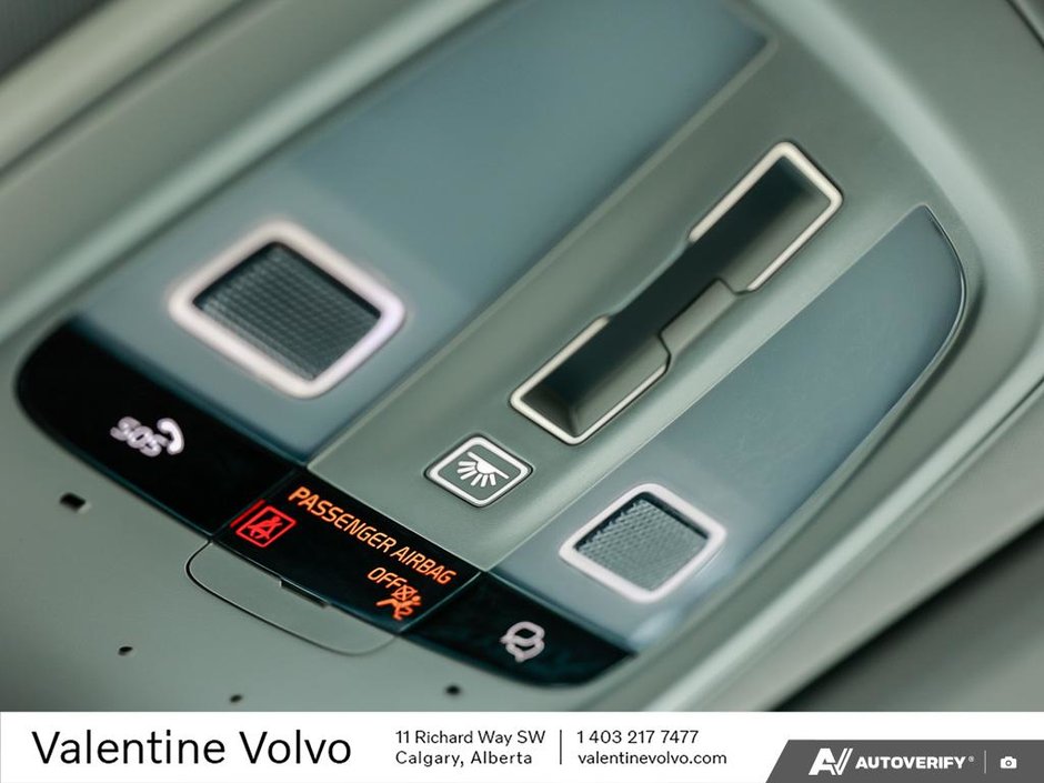 2025 Volvo XC60 Plus Dark Theme-21