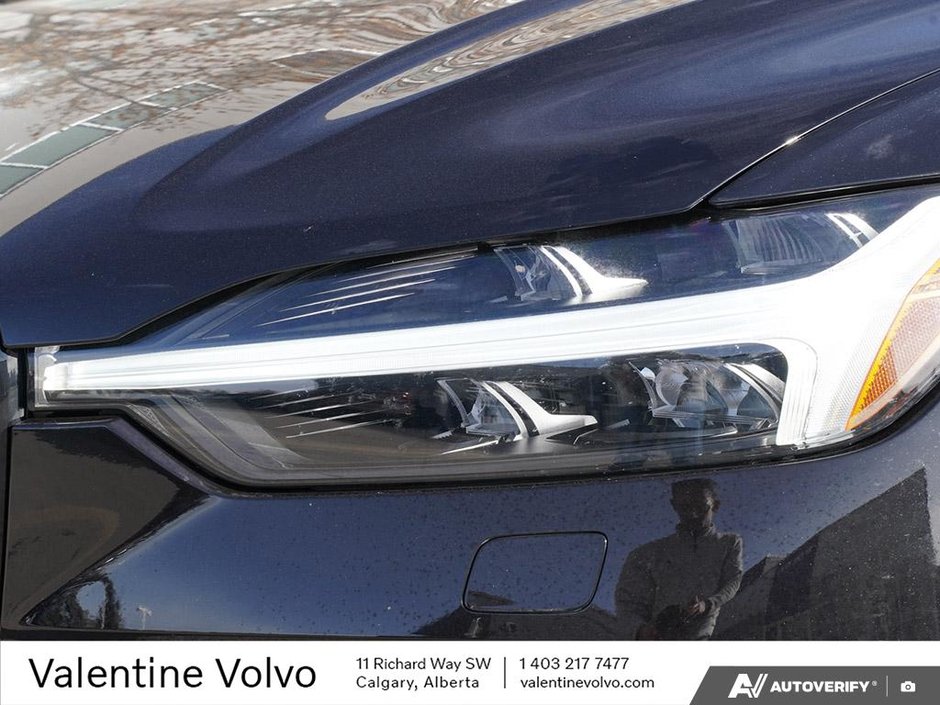 2025 Volvo XC60 Plus Dark Theme-9
