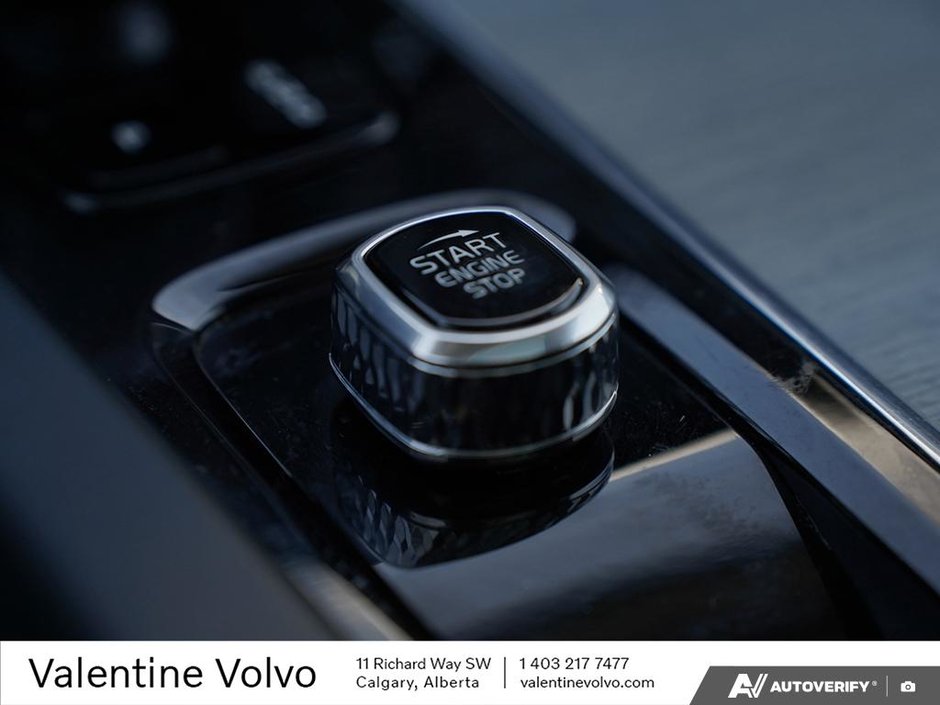 2025 Volvo XC60 Plus Dark Theme-22