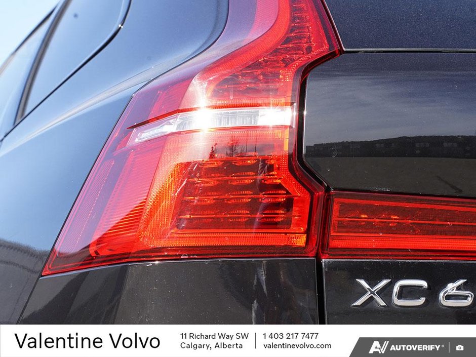 2025 Volvo XC60 Plus Dark Theme-11