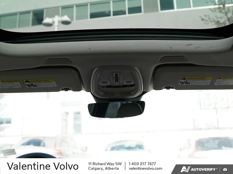 2025 Volvo XC60 Plus Dark Theme-27