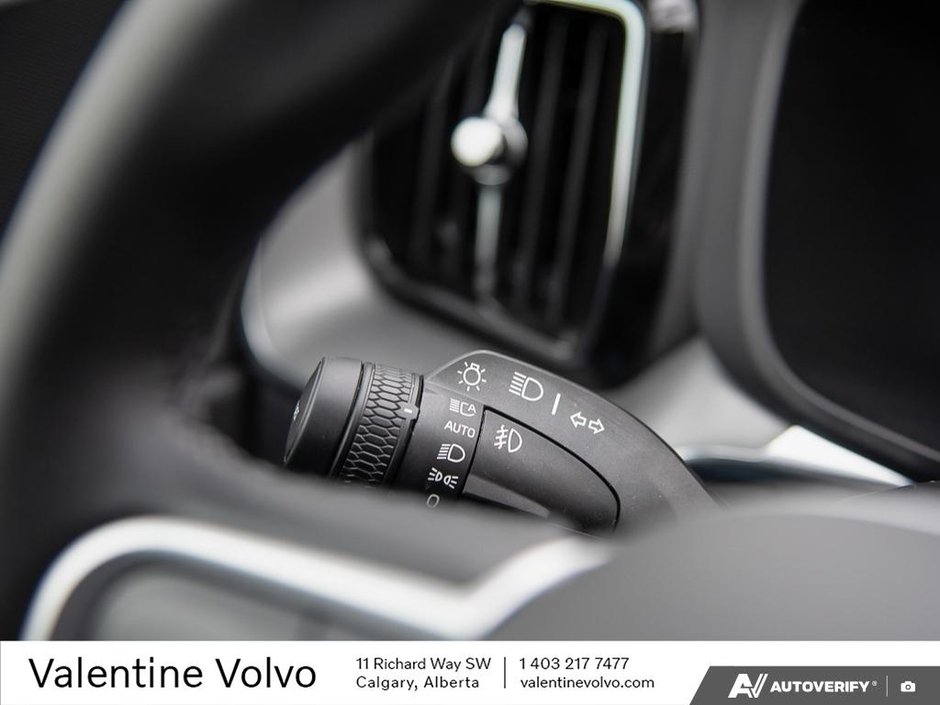 2025 Volvo XC60 Core Dark Theme-15