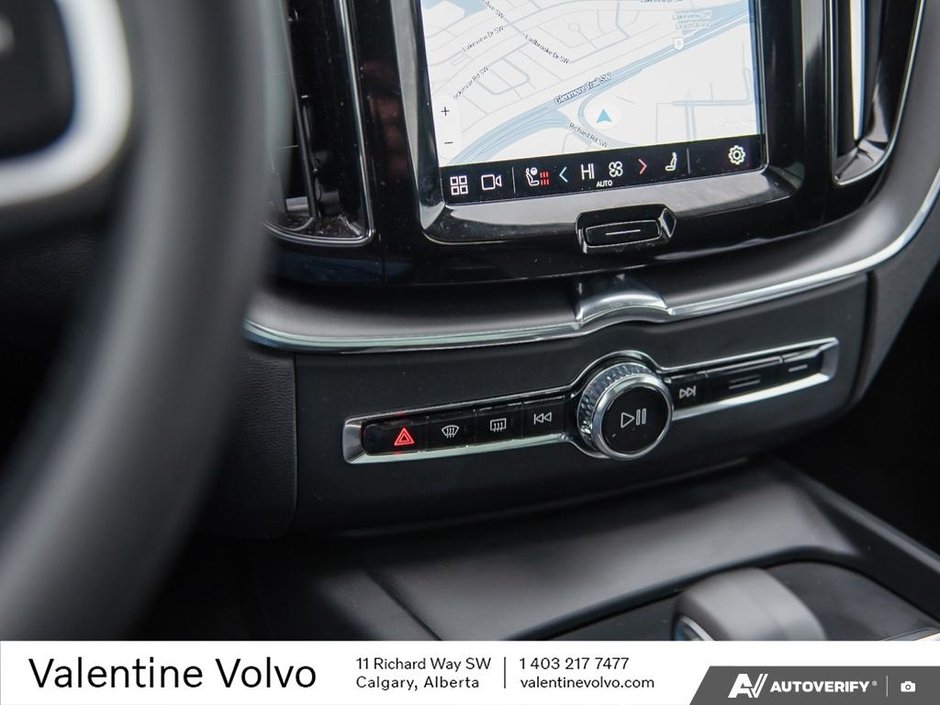 2025 Volvo XC60 Core Dark Theme-19