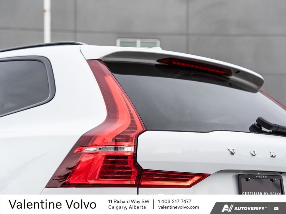 2025 Volvo XC60 Core Dark Theme-11