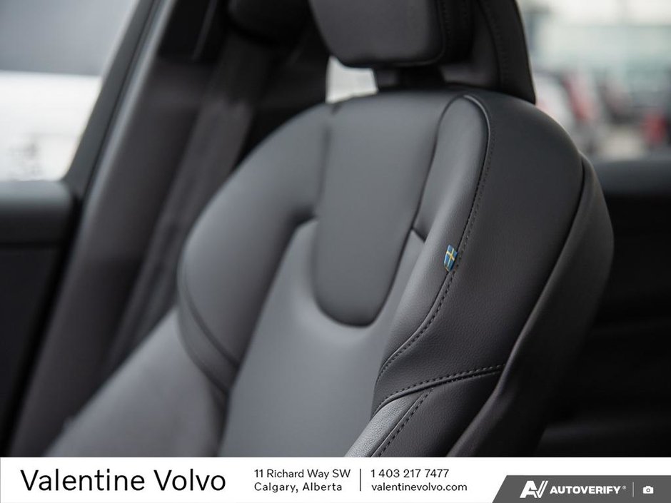 2025 Volvo XC60 Core Dark Theme-22