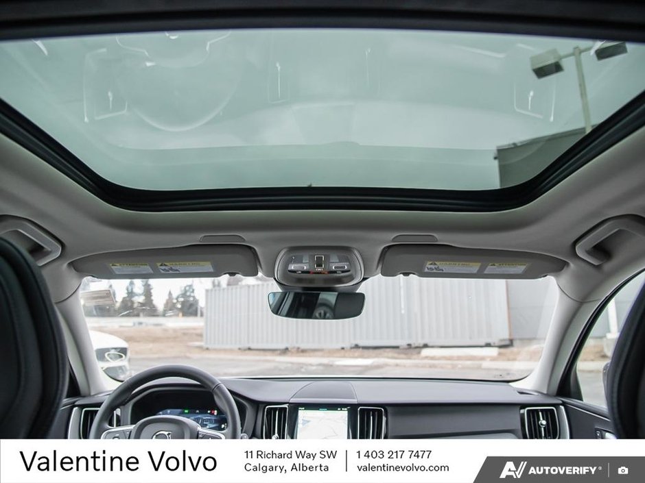 2025 Volvo XC60 Core Dark Theme-25