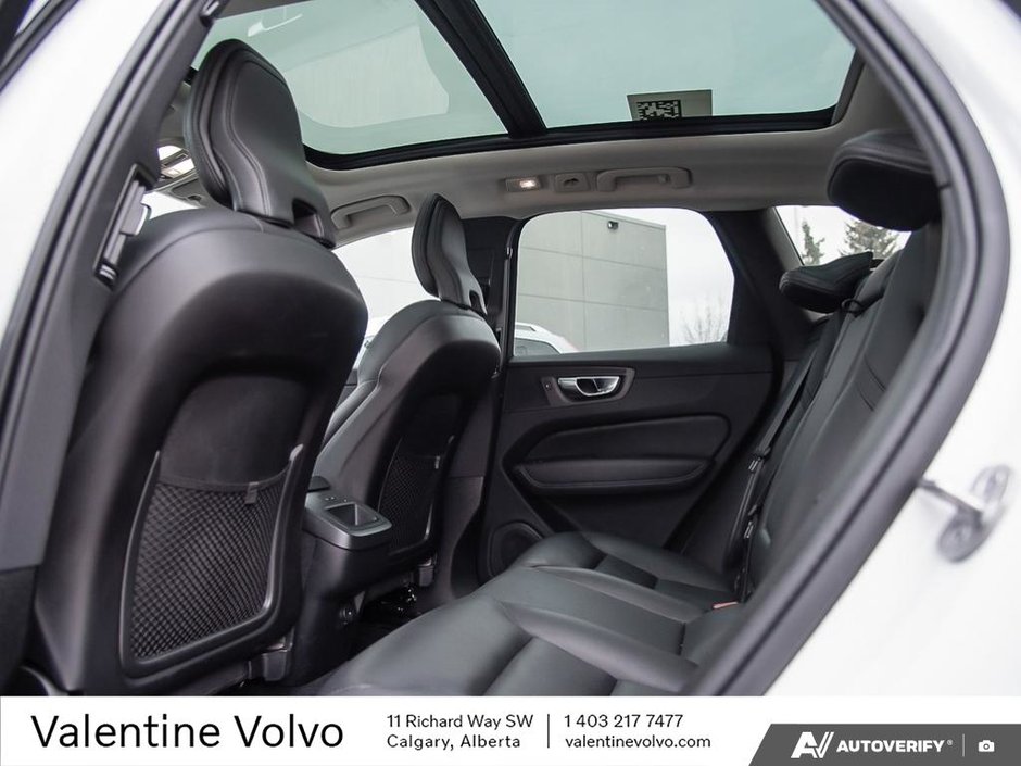 2025 Volvo XC60 Core Dark Theme-23