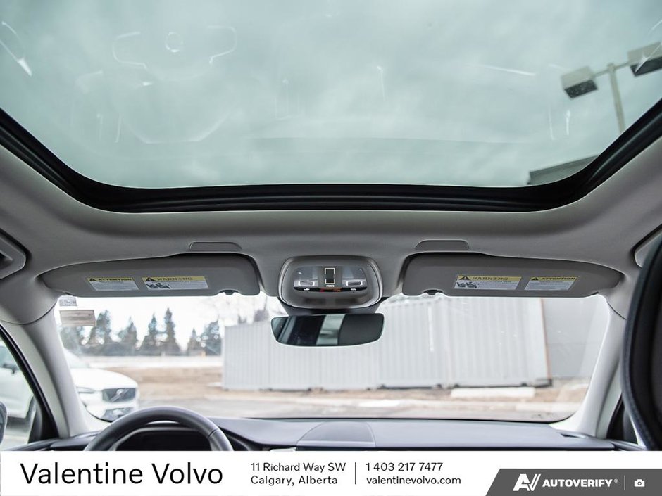 2025 Volvo XC60 Core Dark Theme-25