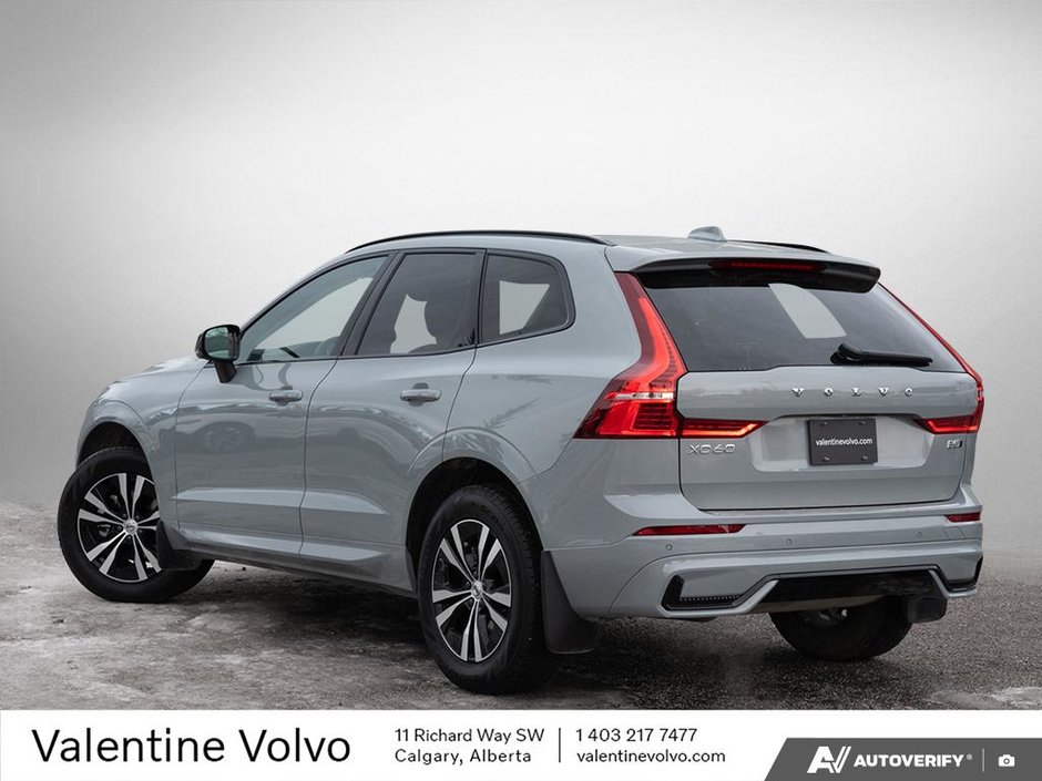 2025 Volvo XC60 Core Dark Theme-3
