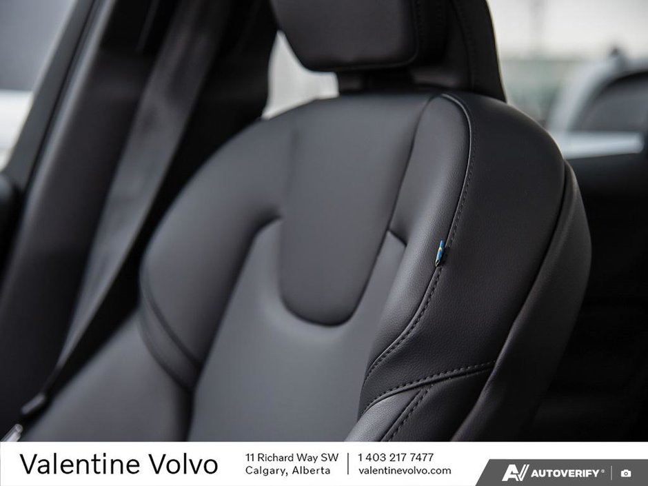 2025 Volvo XC60 Core Dark Theme-22