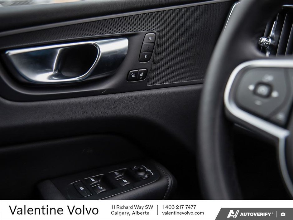 2025 Volvo XC60 Core Dark Theme-16