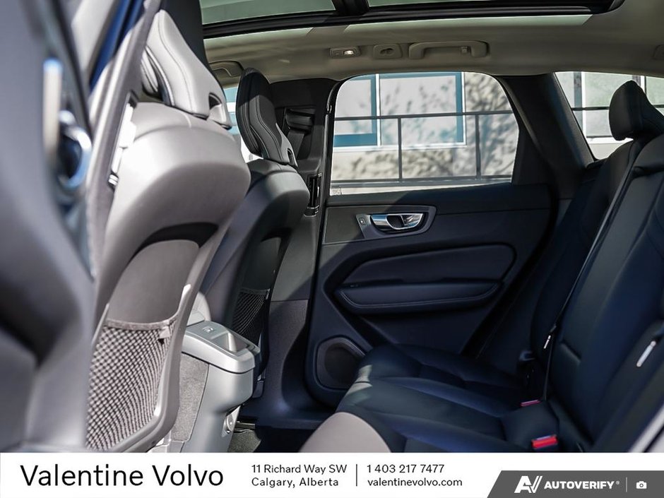2025 Volvo XC60 Plus Dark Theme-23