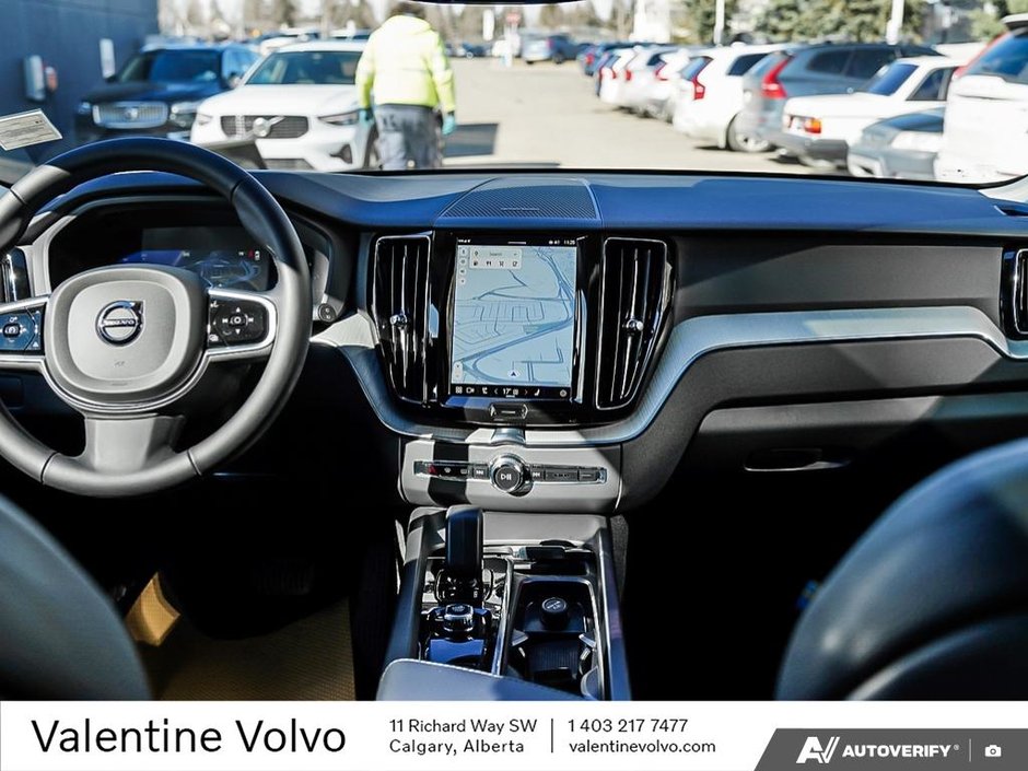 2025 Volvo XC60 Plus Dark Theme-24