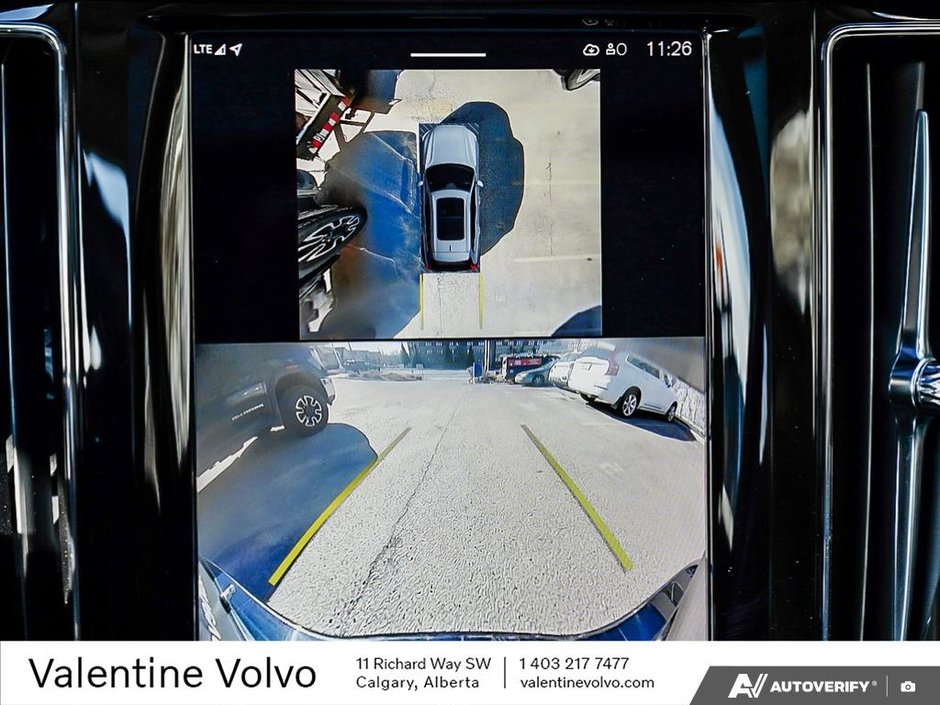 2025 Volvo XC60 Plus Dark Theme-26