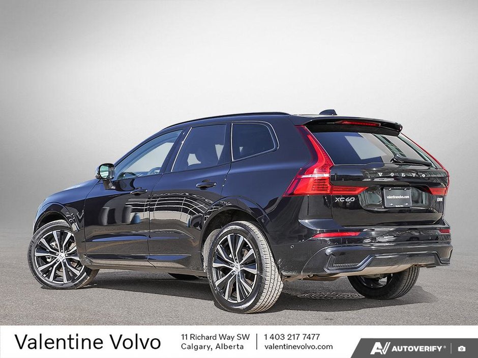 2025 Volvo XC60 Plus Dark Theme-3